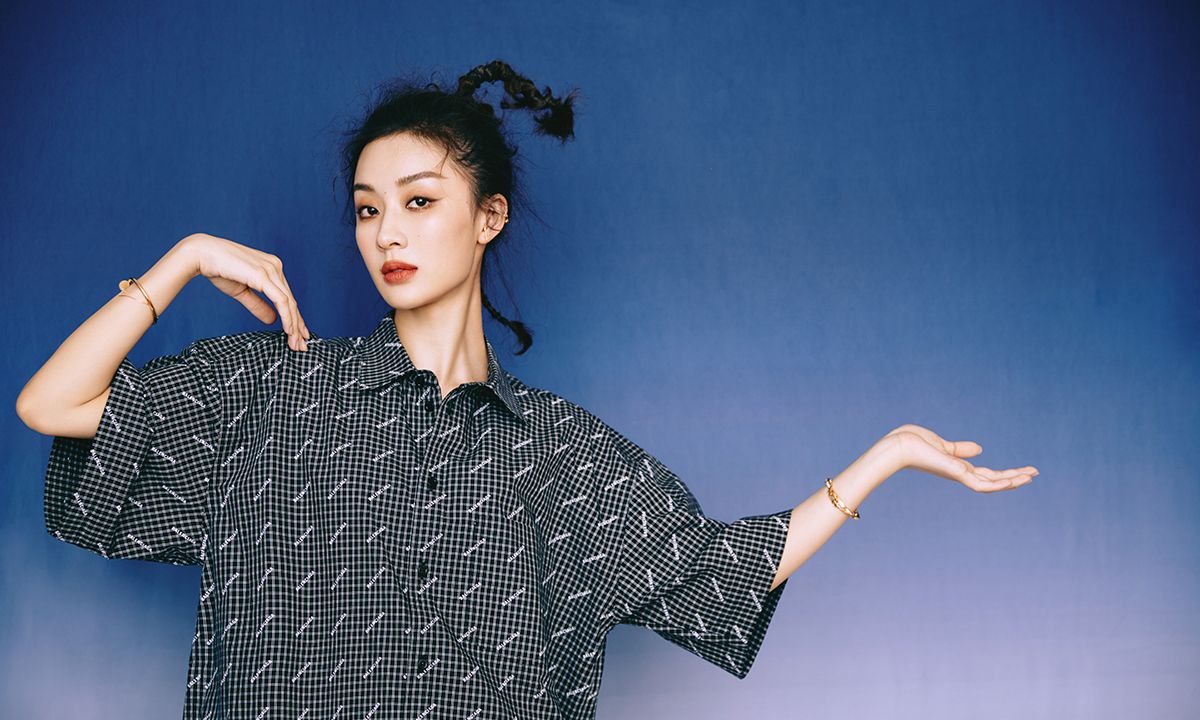 孙佳雨写真大片曝光 变身俏皮少女甜酷爆表