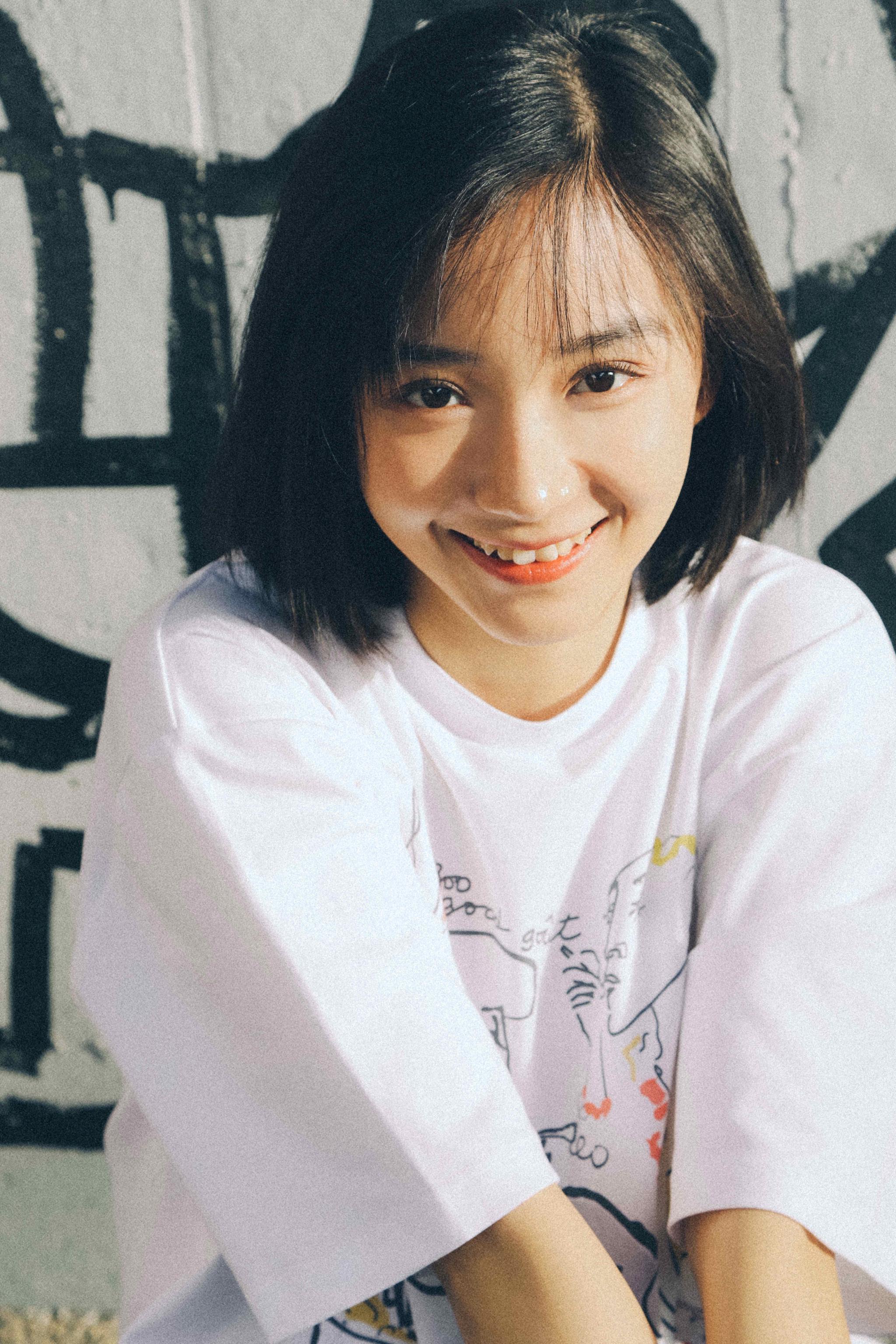 卜冠今涂鸦写真曝光 释放多重表演情绪