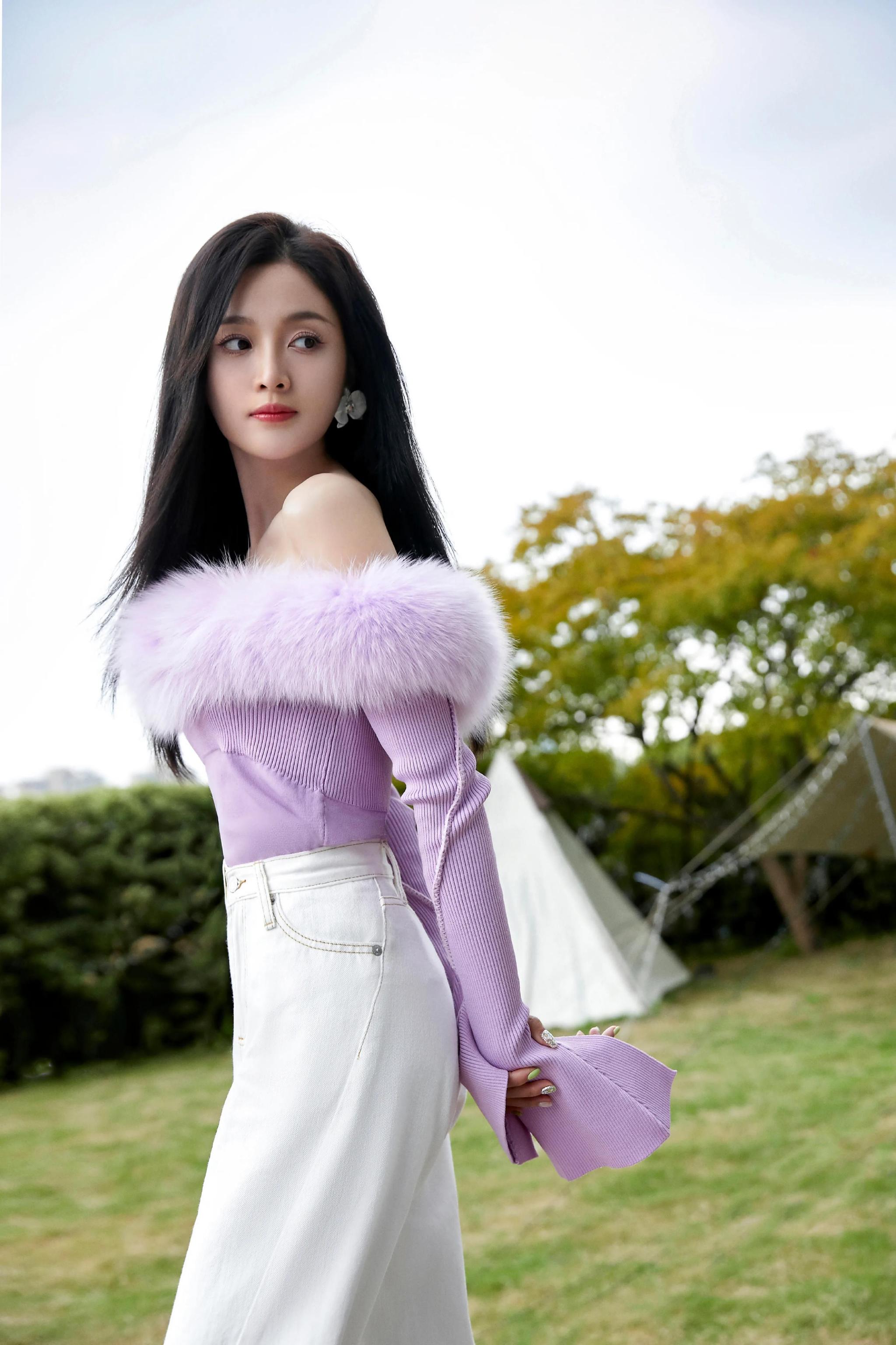 歌手吴宣仪美照