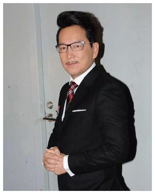 tvb老戏骨廖启智默认患胃癌,曾拒绝演主角,为交流用国语演戏__财经