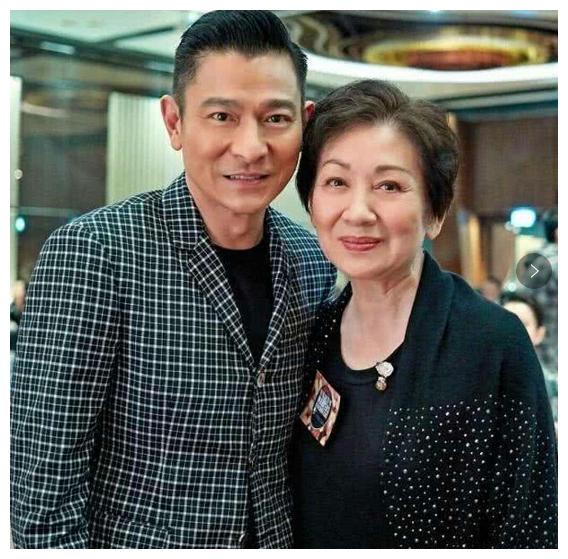 幸福的家庭还有成功的事业,令人羡慕不已,这样的例子有很多如:刘涛