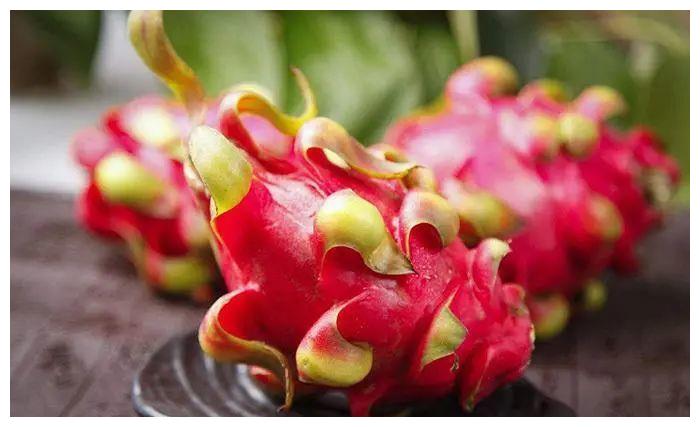 火龙果很多人都喜欢吃,那你知道吃火龙果有什么好处吗?休闲区蓝鸢梦想 - Www.slyday.coM 火龙果很多人都喜欢吃,那你知道吃火龙果有什么好处吗?休闲区蓝鸢梦想 - Www.slyday.coM