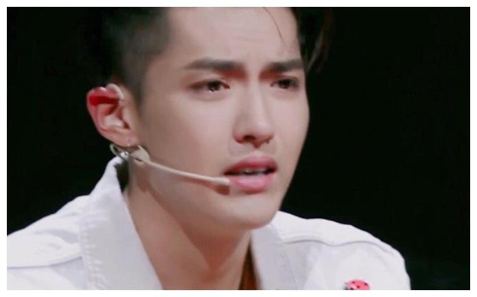 吴亦凡被刑拘掀起轩然大波,有网友爆料:在警察面前哭成泪人