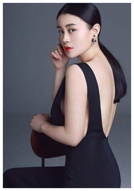 赵本山最美女弟子关婷娜多年前旧照流出难怪被师父重点培养