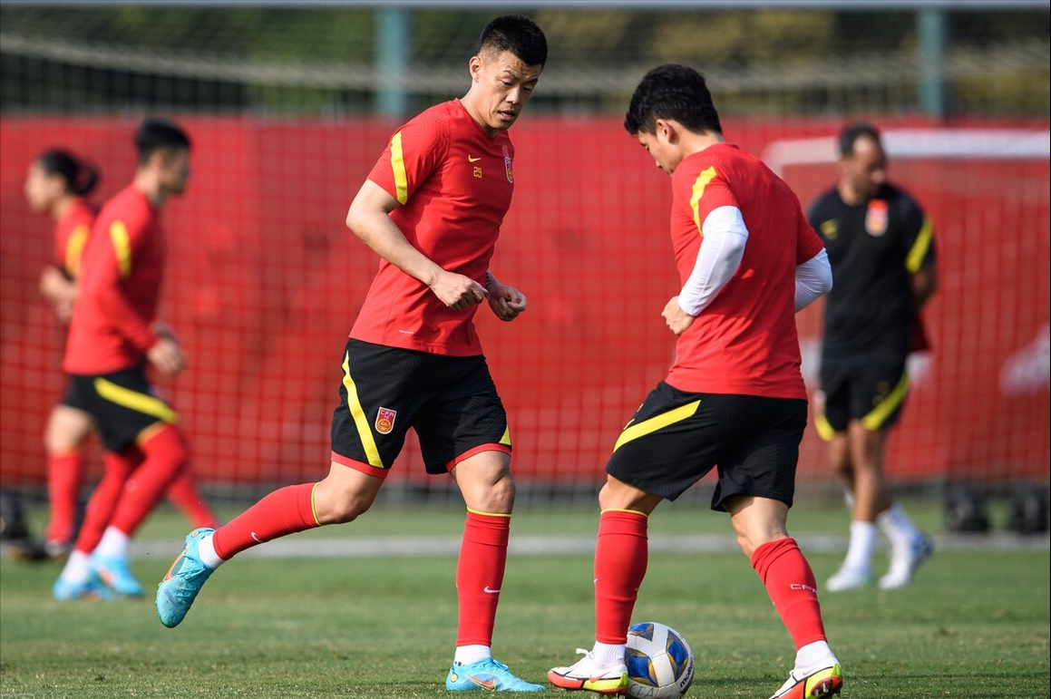 荣誉之战!比起首回合无优势,国足战胜阿曼队的难度不小休闲区蓝鸢梦想 - Www.slyday.coM 荣誉之战!比起首回合无优势,国足战胜阿曼队的难度不小休闲区蓝鸢梦想 - Www.slyday.coM