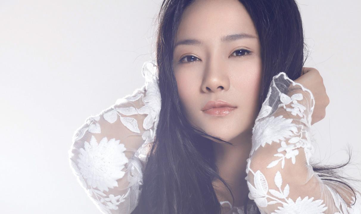 他是央视知名主持人,隐婚五年生活低调,妻子是身为演员的她|央视|舒冬