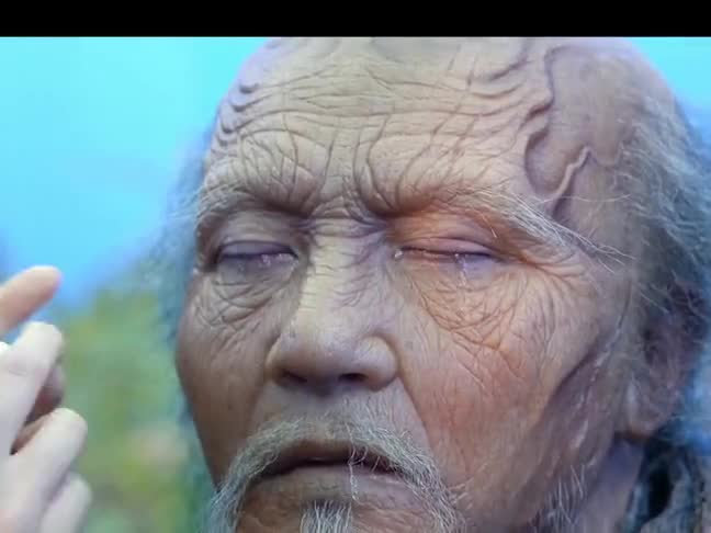 郭京飞化妆6小时演老僧,眼睑贴胶,撕下来更疼