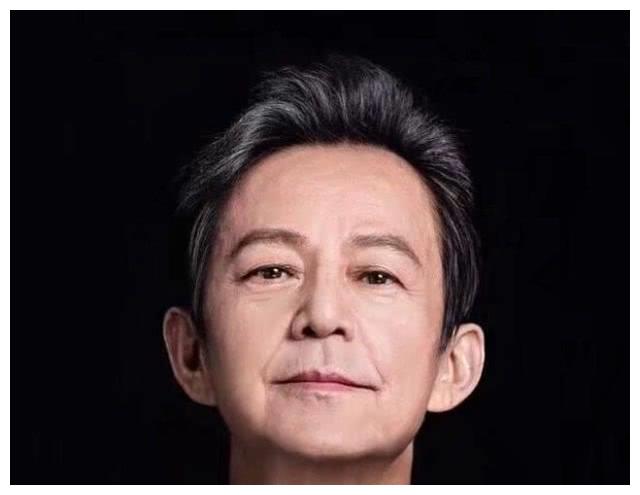 快乐家族挑战"老年妆":杜海涛反差太大,看到谢娜的瞬间惊住了