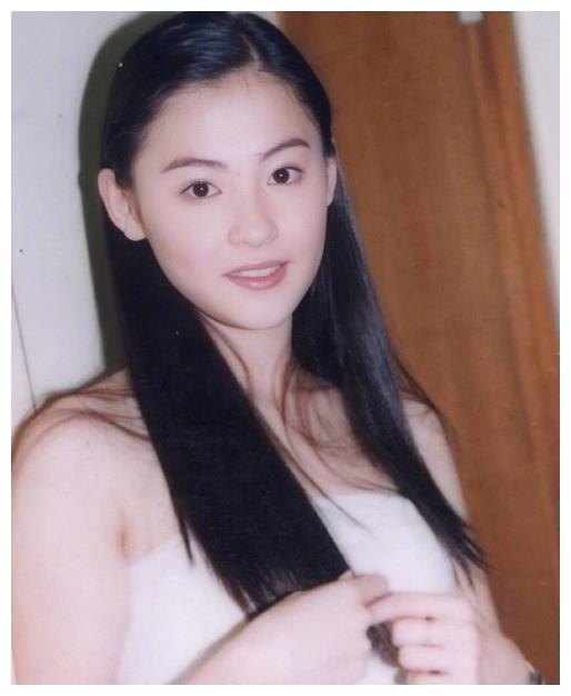 张柏芝青涩旧照曝光长发乌黑甜美可人