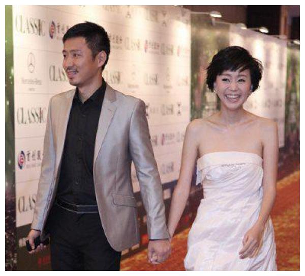 戏中是兄妹,戏外却是真夫妻,相濡以沫20年,今一家三口其乐融融