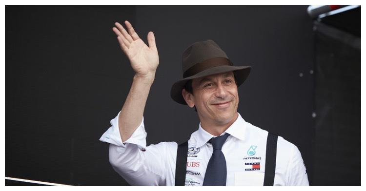 梅赛德斯否决退出f1的传闻,托托·沃尔夫将继续担任领队