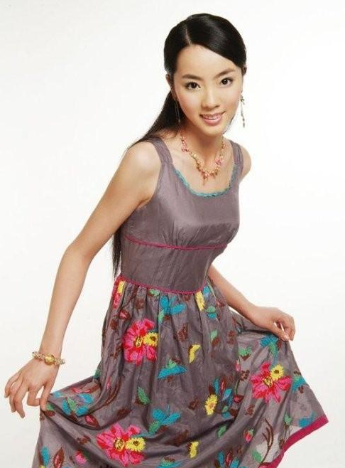 央视主持人李思思美照_高清图集_新浪网