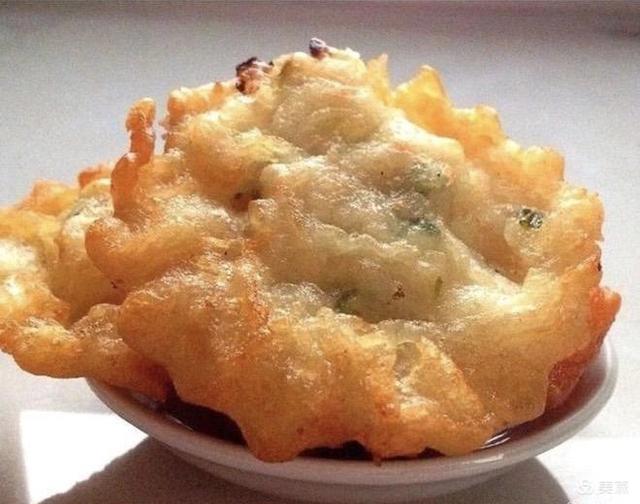 一边吃着萝卜丝煎饼一边和孩子们说起南京的油端子