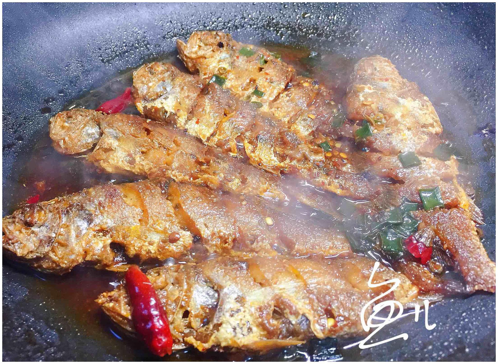 鱼刺卡在喉咙里别再只会喝醋了教你1招鱼刺自己就跑出来