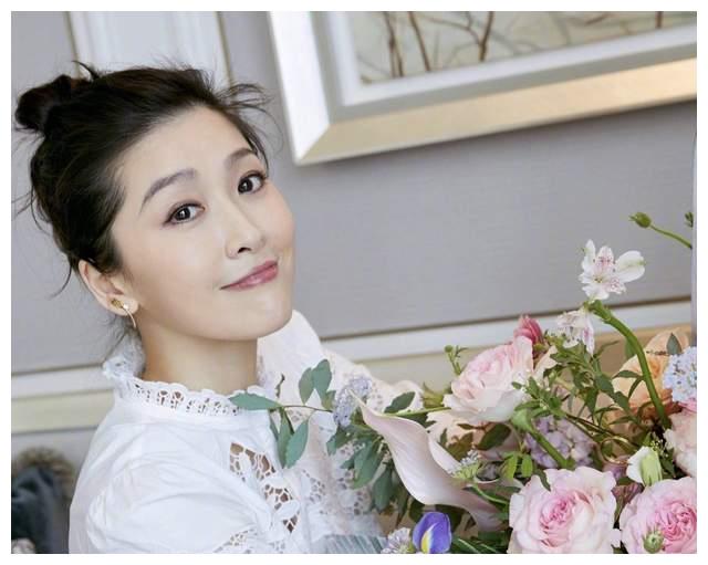 恭喜！周励淇迎来人生第一个母亲节，儿子将满一岁已经开始长牙休闲区蓝鸢梦想 - Www.slyday.coM