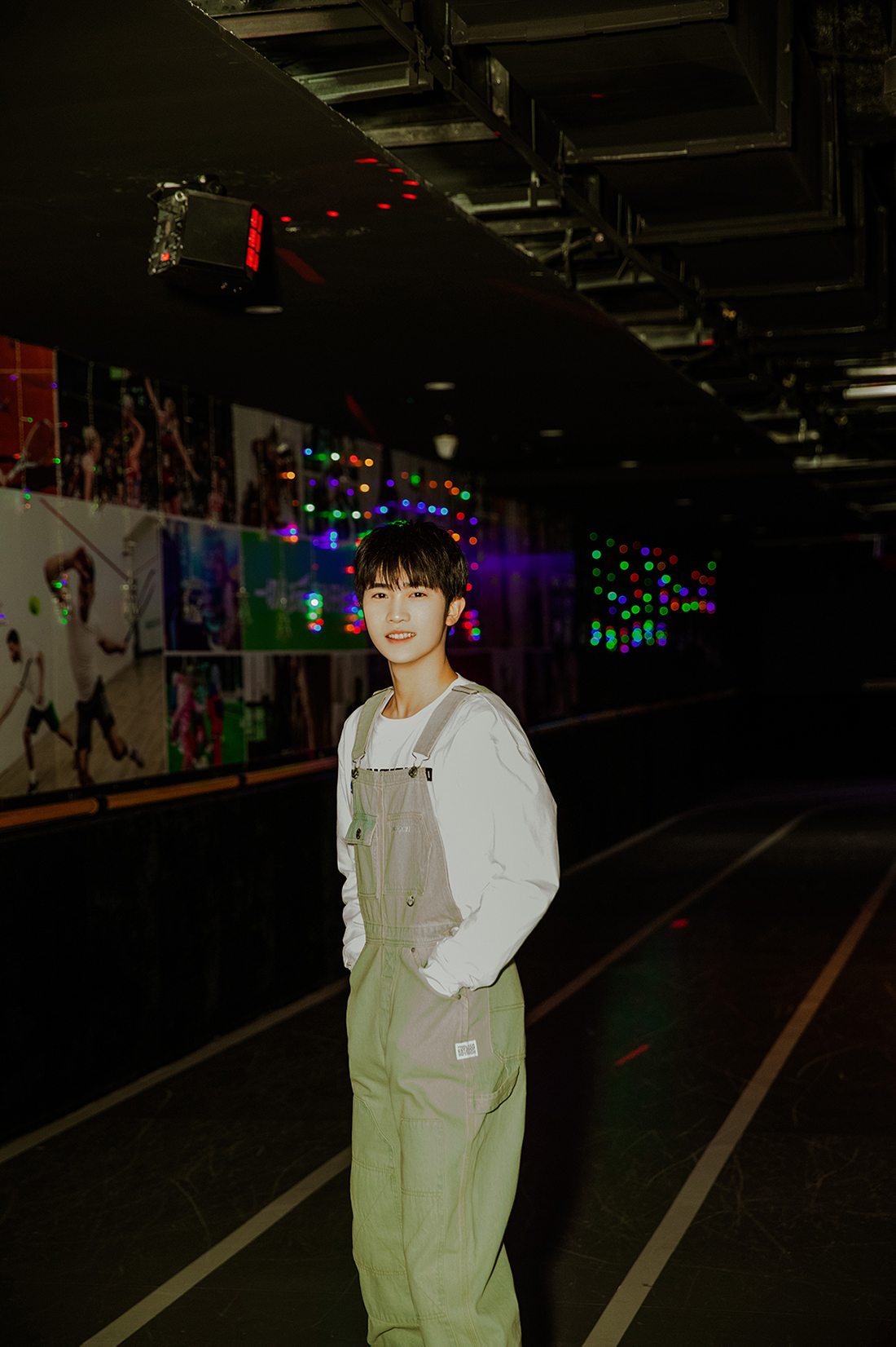 张翊峰春日写真曝光阳光少年治愈感满满