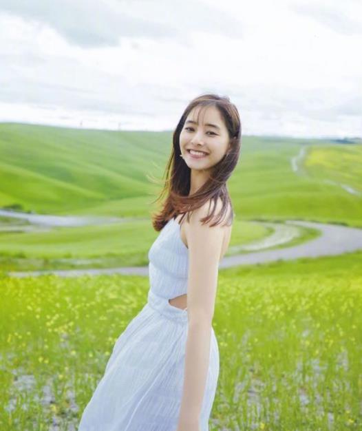 新木优子真是天仙本仙了穿白色蛋糕裙明媚清丽笑容甜进你心里