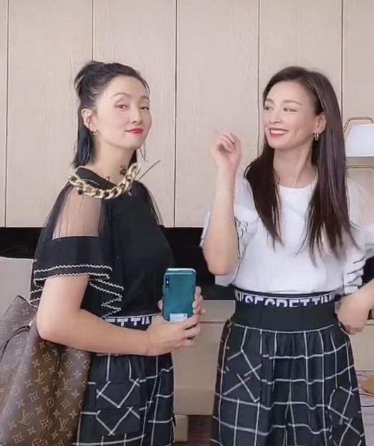 陶虹张庭闺蜜装出镜,变现了两个人的默契,美得各有味道