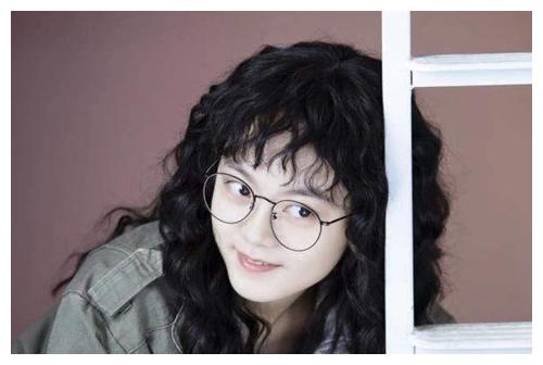 原来“赵今麦”只是艺名，当看到她的真名后，一般人真的不会读！休闲区蓝鸢梦想 - Www.slyday.coM