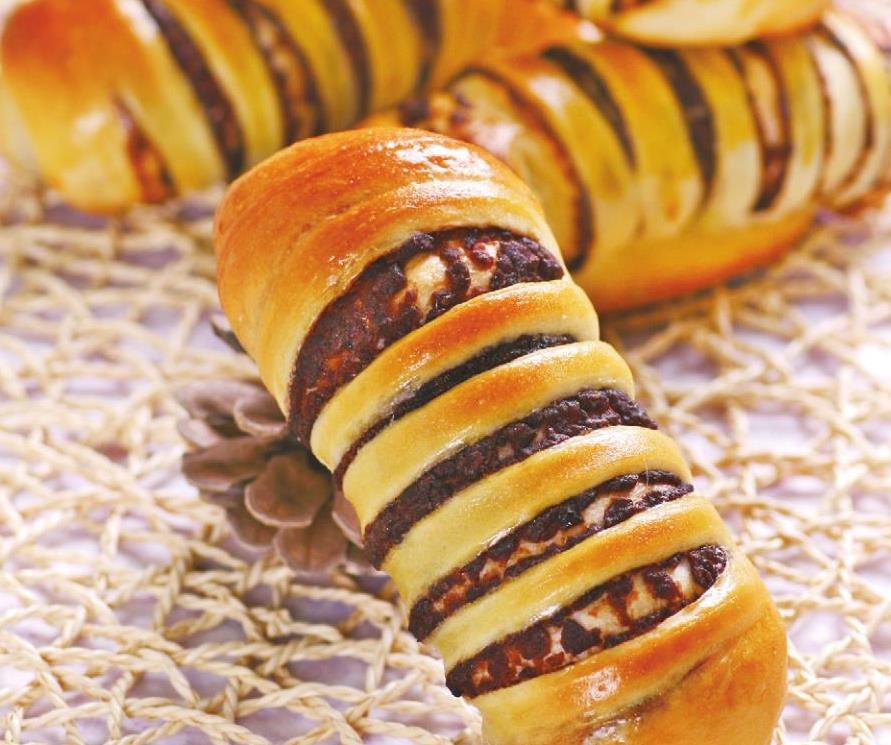 无需用模具,一划一卷,造型美观,松软香甜|面包卷|红豆沙|模具_新浪