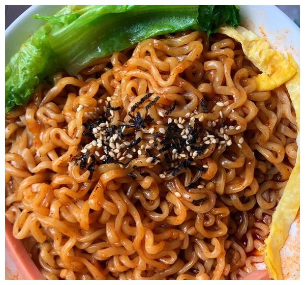 辣味十足的火鸡面的吃法，一直以来也许你都吃错了休闲区蓝鸢梦想 - Www.slyday.coM