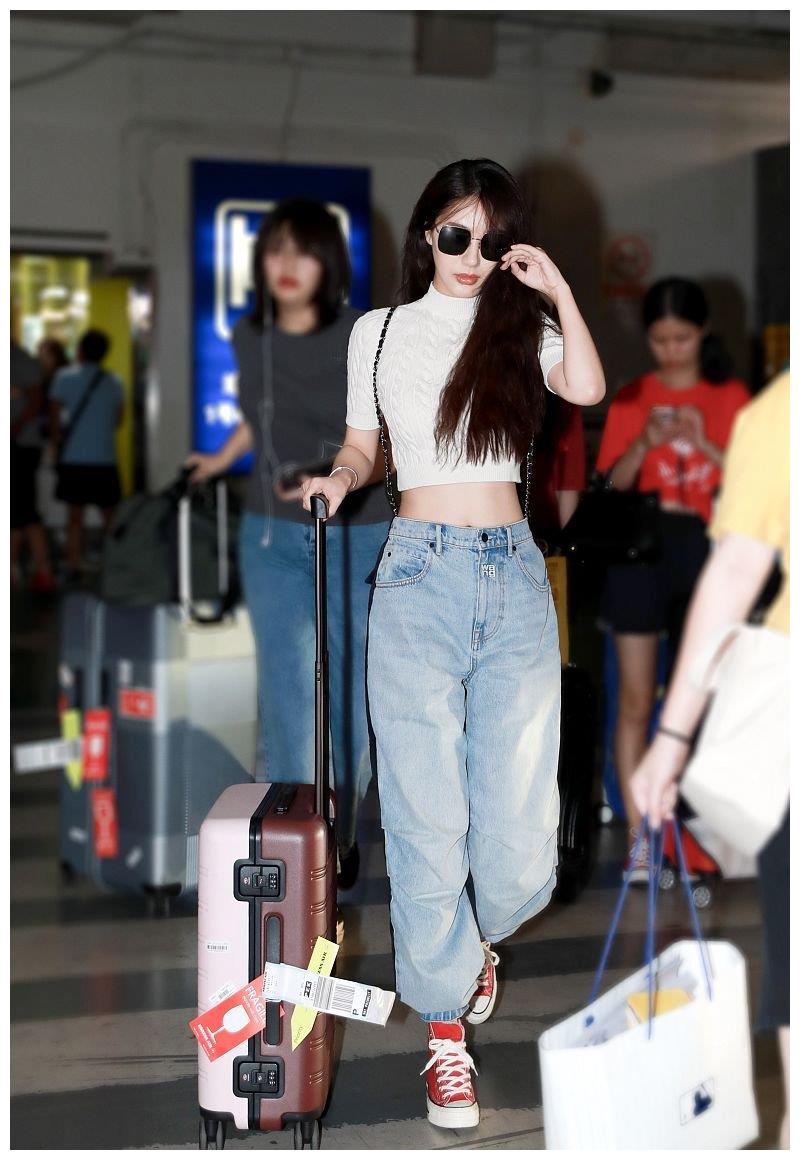 女星到底有没有料穿上露脐装就知道李菲儿这腰黄晓明后悔吗
