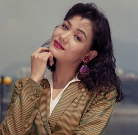 说到孟庭丽,我们会感到很陌生,她在圈中可是名实力演员,拍摄了很多热