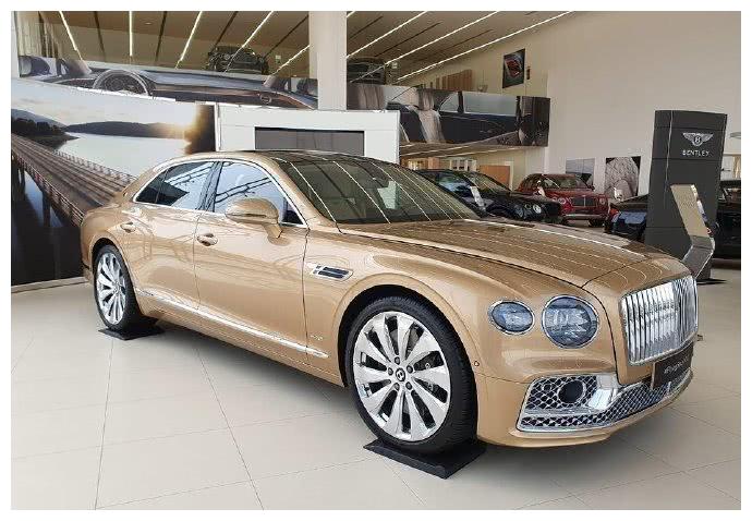 全新宾利飞驰,香槟车漆太稀有了