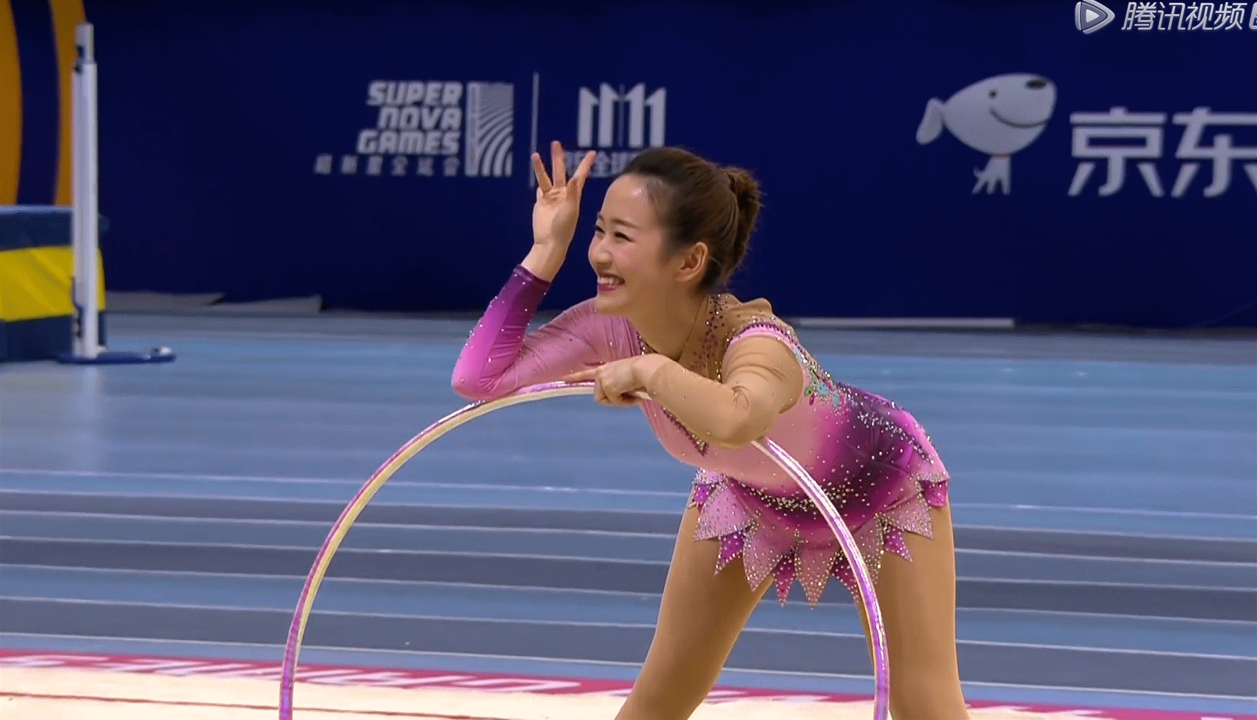 《巴啦啦小魔仙》严莉莉变化多大?12年后穿上半体服,成直男最爱