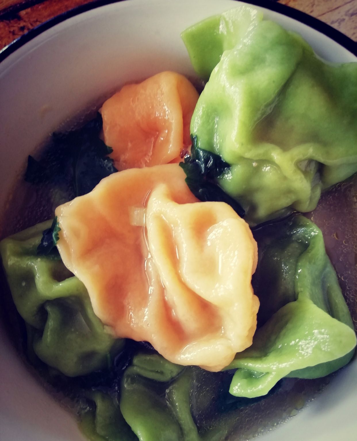 我家的皮厚馅大的彩色馄饨