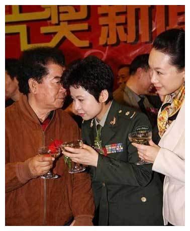 误会解释清楚后,大家才知道董文华当初受了多大的委屈,但她的创伤却没