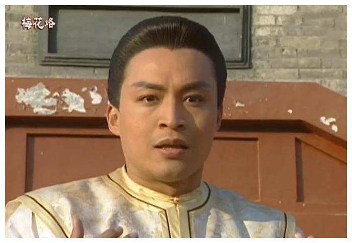 其实吟霜并不能算真正意义上的第三者,她和皓祯相爱在先.