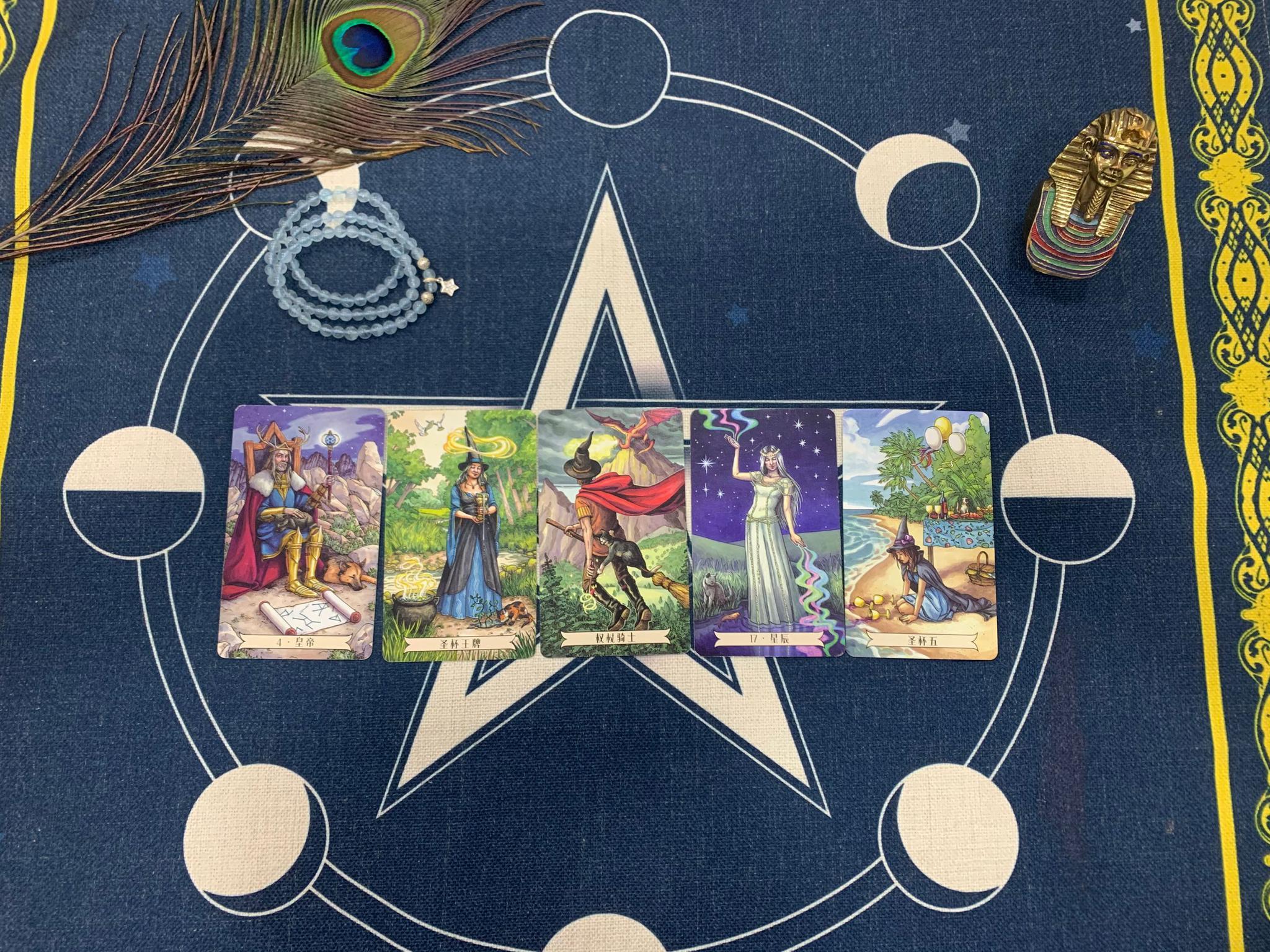 权杖九第二张:宝剑八第一张:圣杯骑士逆位好,我们来看白羊座的塔罗牌