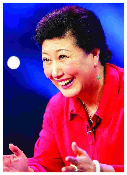 高秀敏去世后无数遗产被女儿获得,却不懂珍惜挥霍一空