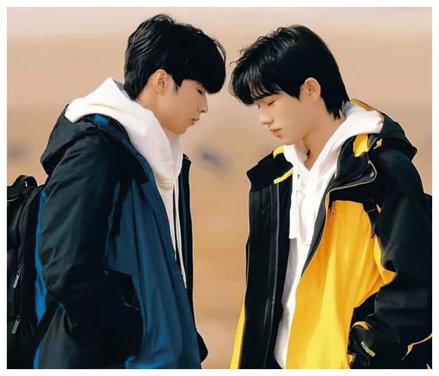 巴蜀中学晒刘耀文中考照穿的裤子很眼熟默认宋亚轩陪他考试