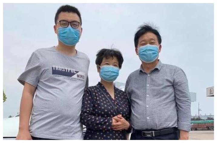 迷惑发言？杜新枝称儿子和自己不像，暗指郭威和自己更相似休闲区蓝鸢梦想 - Www.slyday.coM