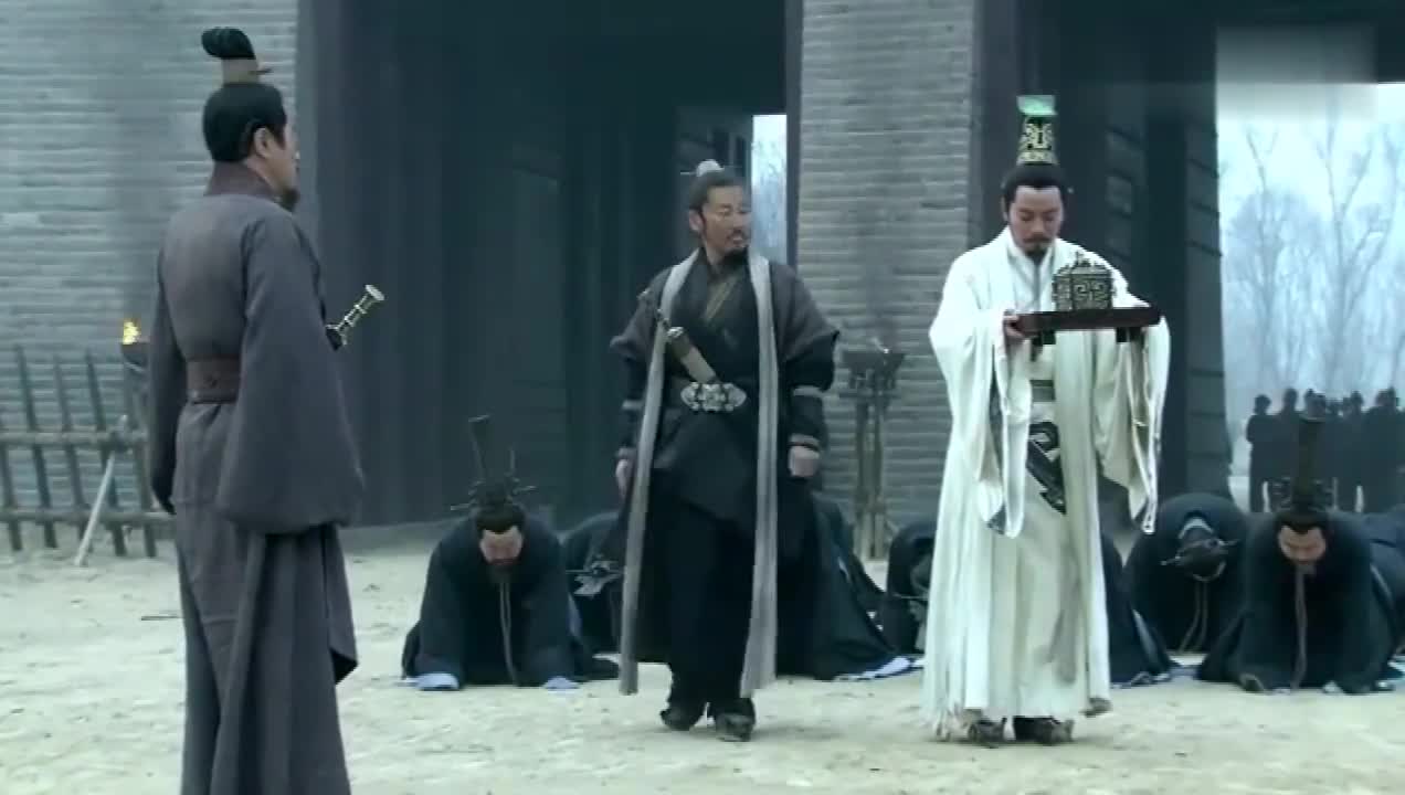 楚汉:秦三世献出传国玉玺投降,刘邦却牵着他的手,带他进城!