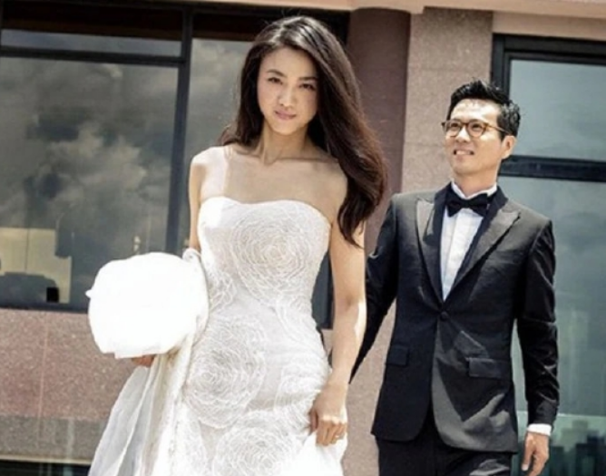 网曝汤唯与<a href=