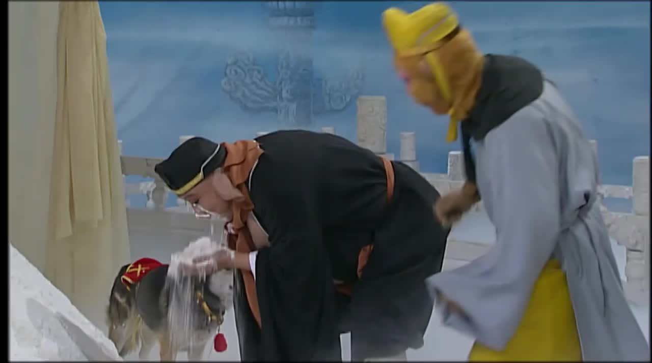 西游记八戒难得吃饱饭生吞一座米山肚子像怀孕