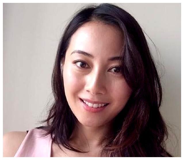 她以前是"香港上镜"小姐,36岁时仍然很漂亮