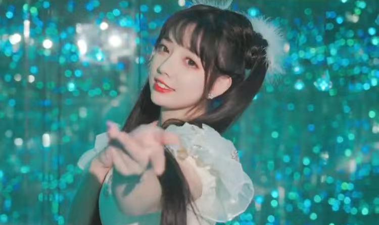 大家对王奕萌的方脸素颜照有什么看法呢