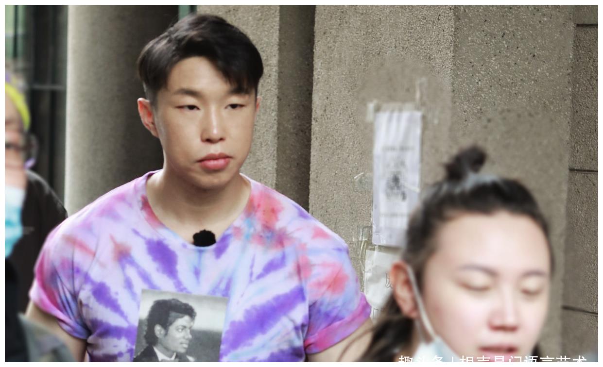 哭天喊地要开箱的烧饼,如今却突然闭了嘴,原来德云社有了大动作