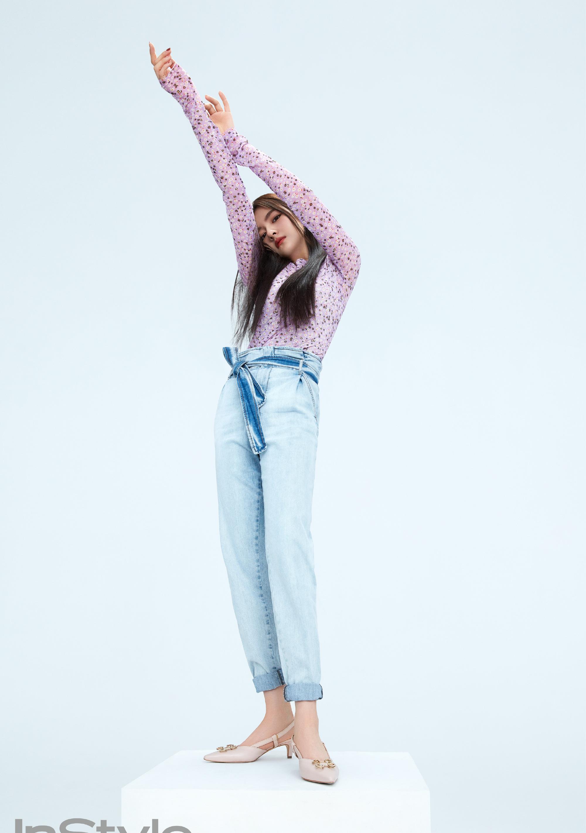 李兰迪拍摄春日印花风大片,清新可人,灵动个性