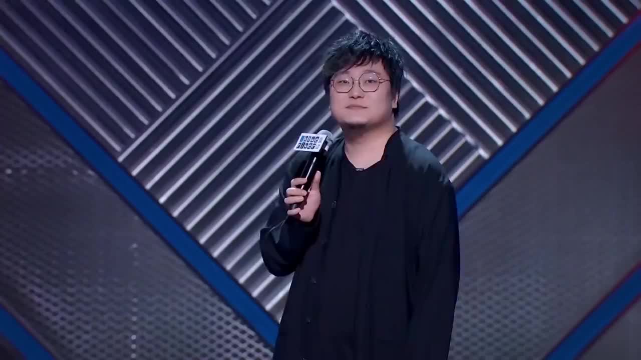 脱口秀花絮:李雪琴王建国,这对cp也太甜了吧,全都是爱的互动呀