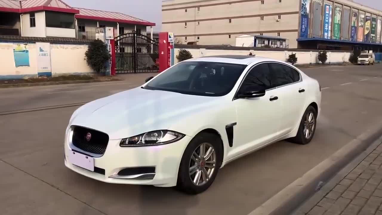 八千给捷豹贴的渐变色车膜!