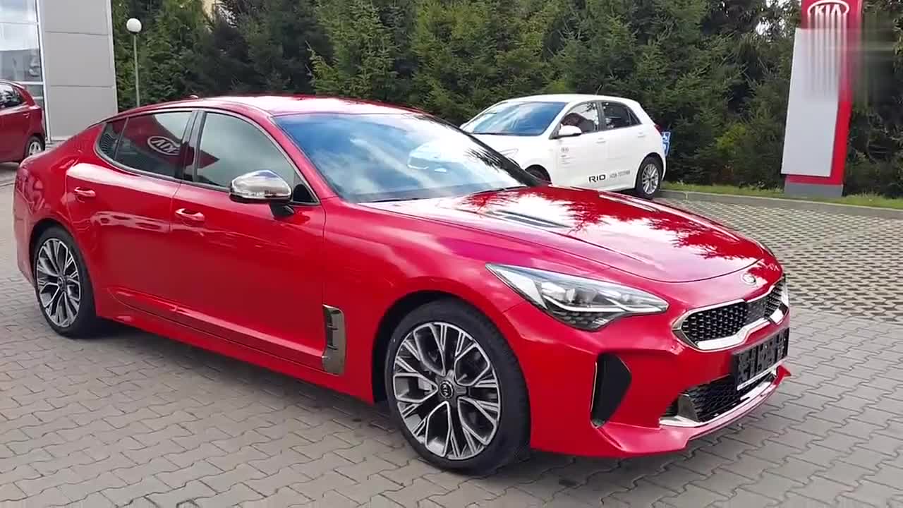 红色起亚stinger毒刺gt详拍展示