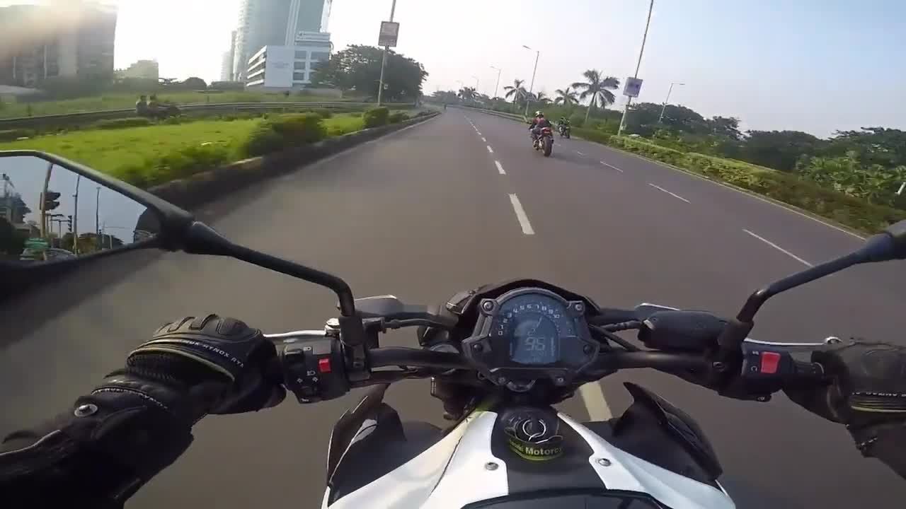 川崎z900遇到z800开启飙车模式