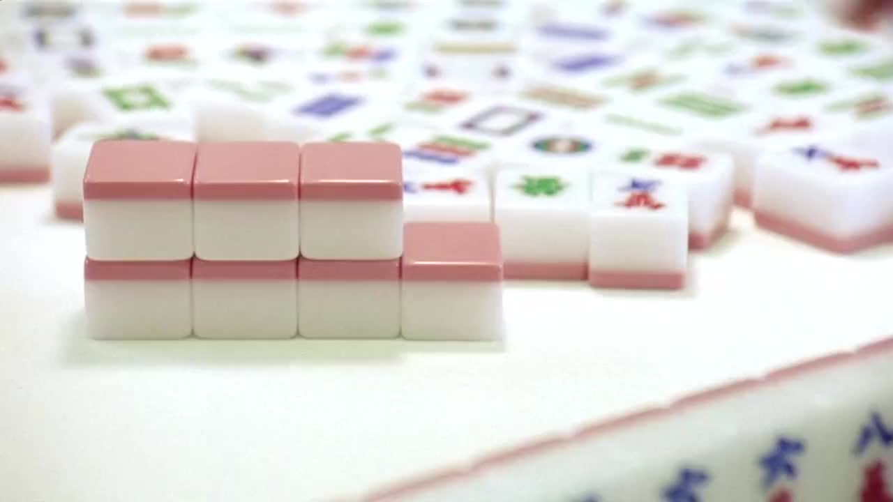 华仔瞒天过海,五筒扮四筒,胡了个十八罗汉大四喜!|大四喜|刘德华|十八罗汉_新浪新闻