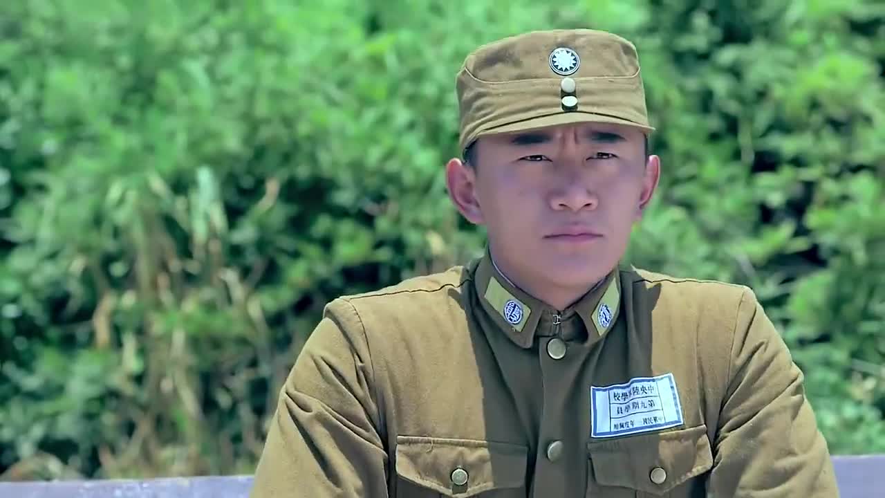 雪豹坚强岁月:周卫国得知刘远被抓,赶紧来到拘留室探访刘远