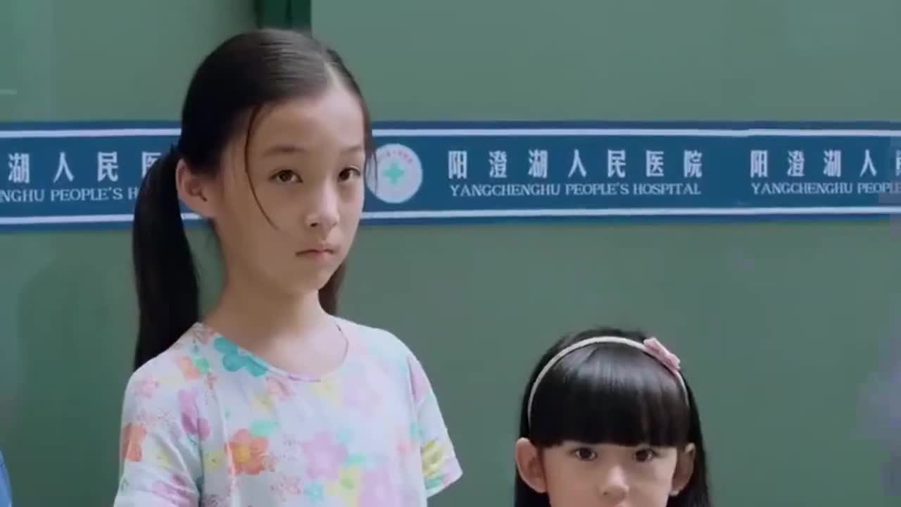 因一本杂志怀疑她目的不纯 为您推荐: 爱人的谎言:向阳和易奕同时表白